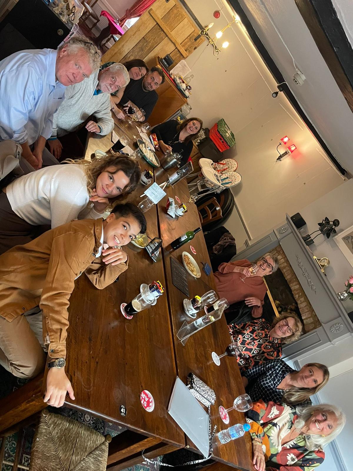 Charlie Hutchison's relatives and descendants visit a pub in Eynsham.
